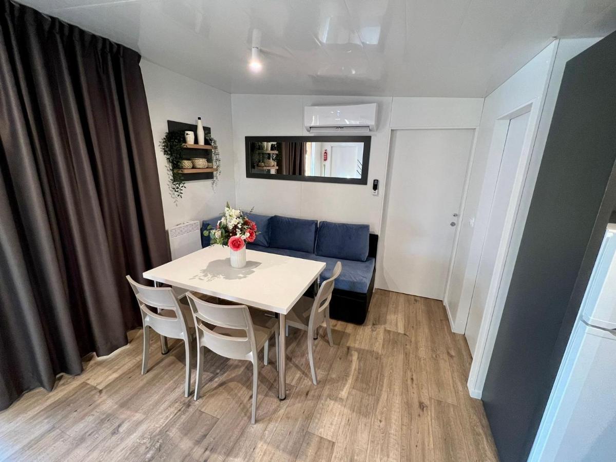 Villa Family Grand De Luxe Mobilhome เซลเซ ภายนอก รูปภาพ