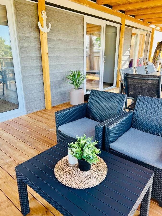 Villa Family Grand De Luxe Mobilhome เซลเซ ภายนอก รูปภาพ