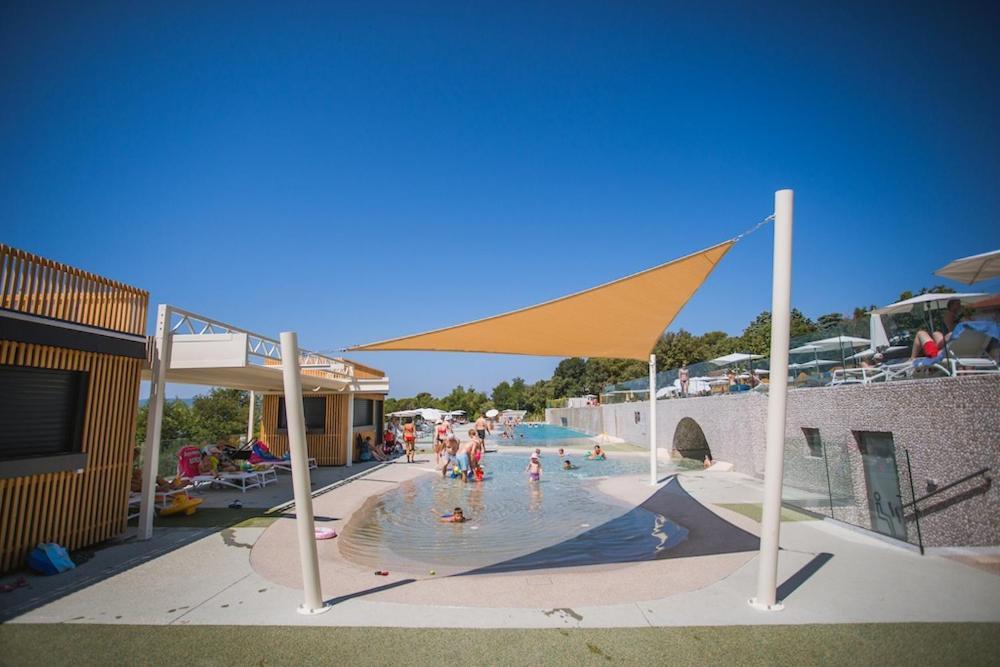 Villa Family Grand De Luxe Mobilhome เซลเซ ภายนอก รูปภาพ