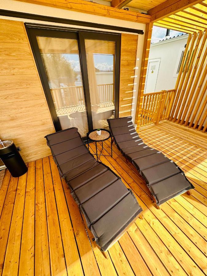 Villa Family Grand De Luxe Mobilhome เซลเซ ภายนอก รูปภาพ