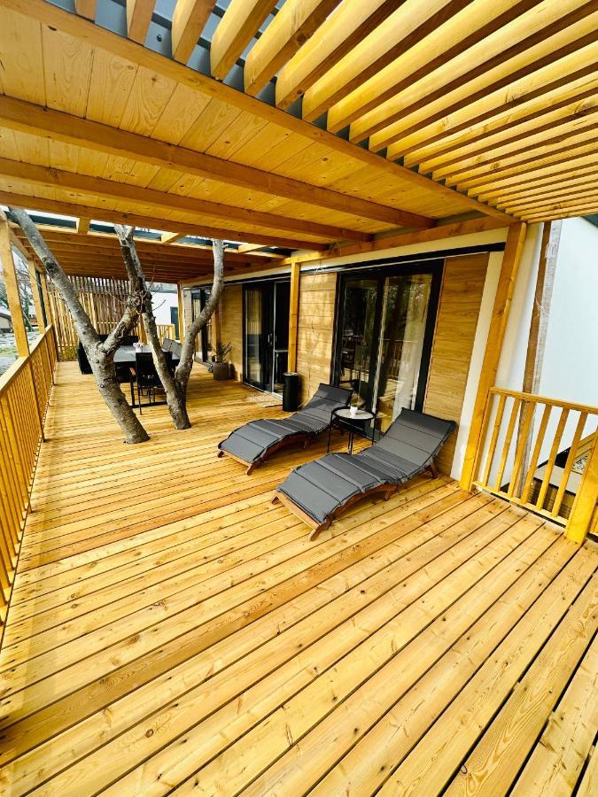 Villa Family Grand De Luxe Mobilhome เซลเซ ภายนอก รูปภาพ