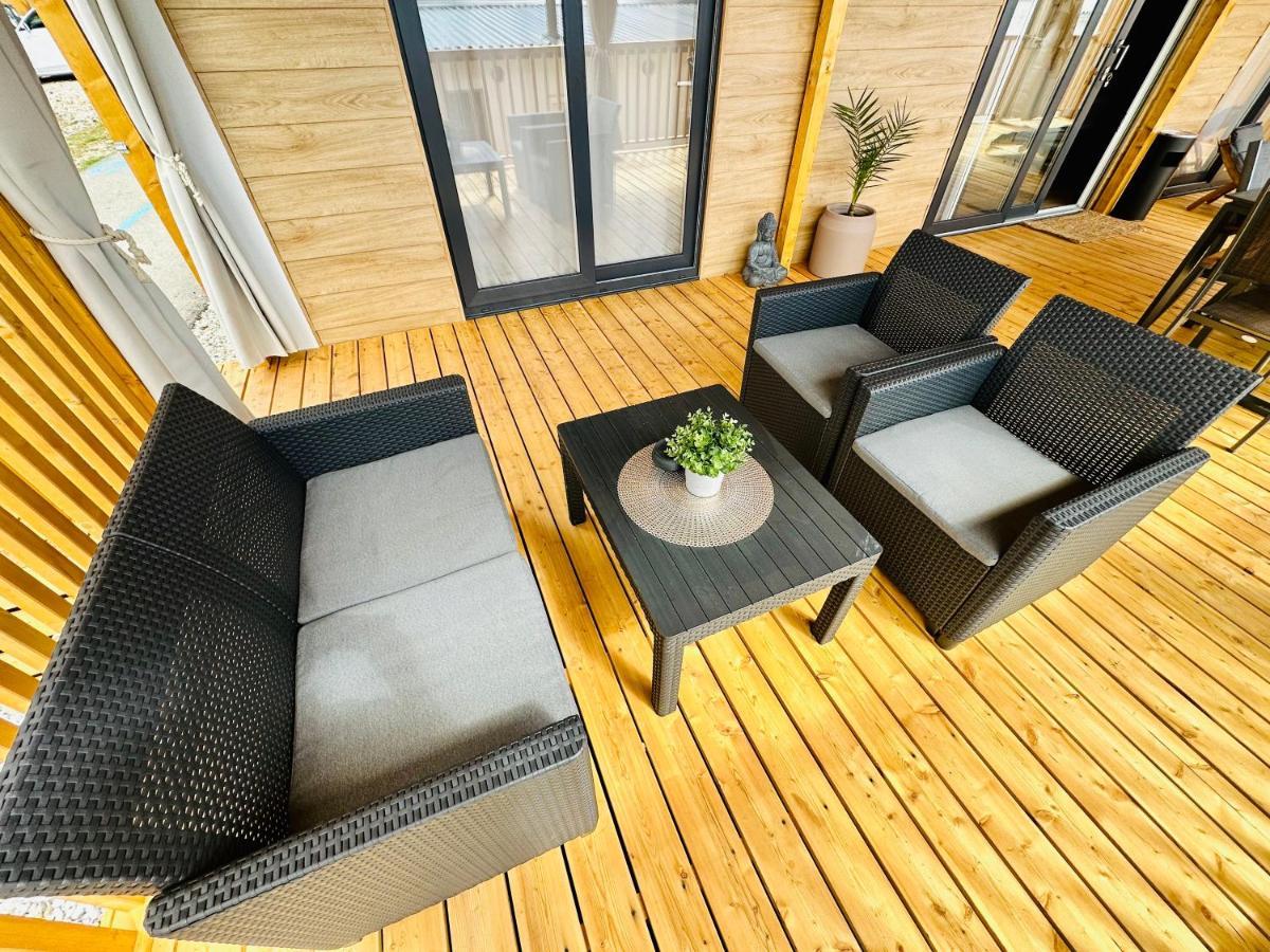 Villa Family Grand De Luxe Mobilhome เซลเซ ภายนอก รูปภาพ