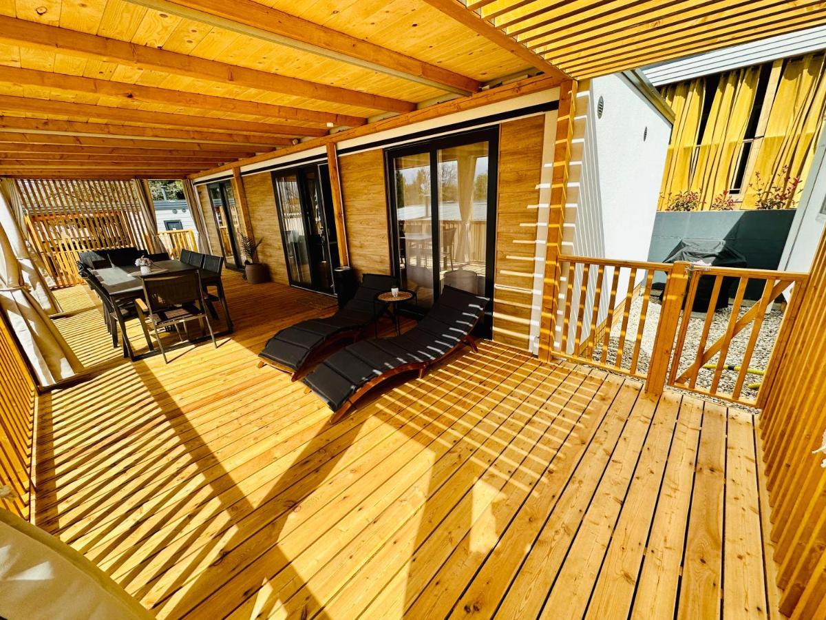 Villa Family Grand De Luxe Mobilhome เซลเซ ภายนอก รูปภาพ